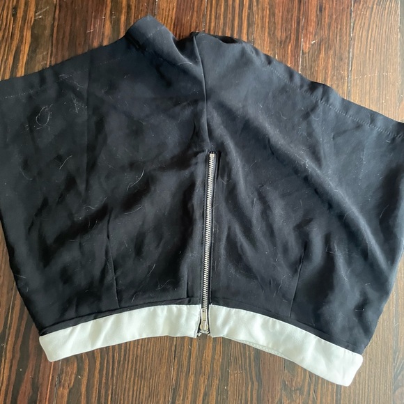 NWT LF Black and White High Waist Shorts - Picture 4 of 4